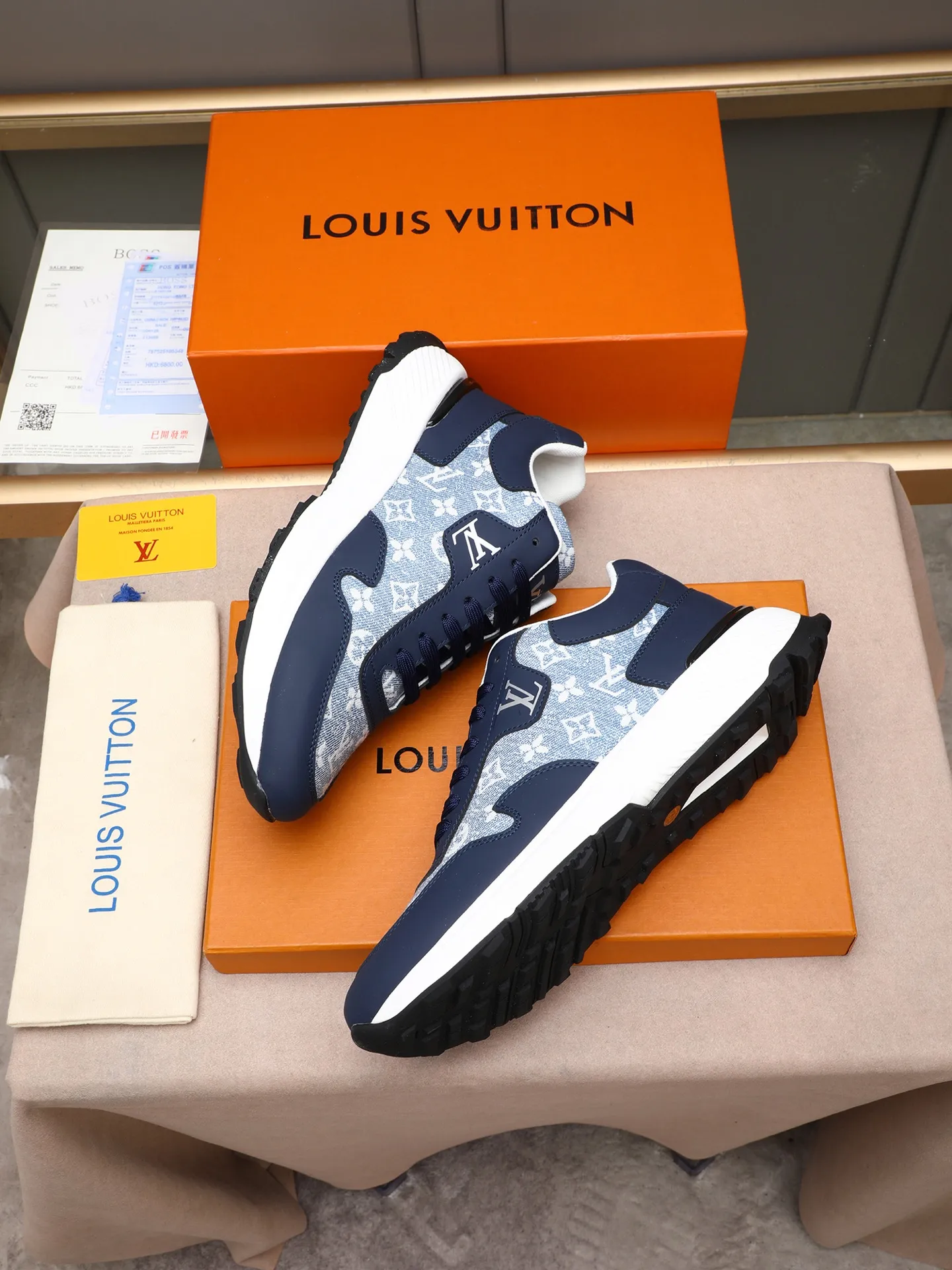 Men's shoes 💰460 Brand: LOUIS VUITTON Louis Vuitton LV Size: 38 39 40 41 42 43 44 (45 customized) Fabric: original cowhide cowhide 🔸Inside of: mesh 🔺Sole: counter foam outsole